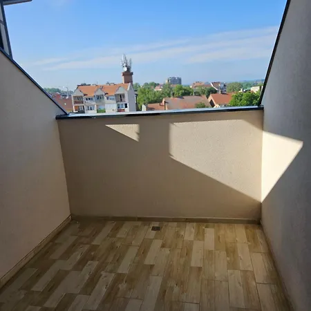 Sky شقة سريمسكا ميتروفيكا