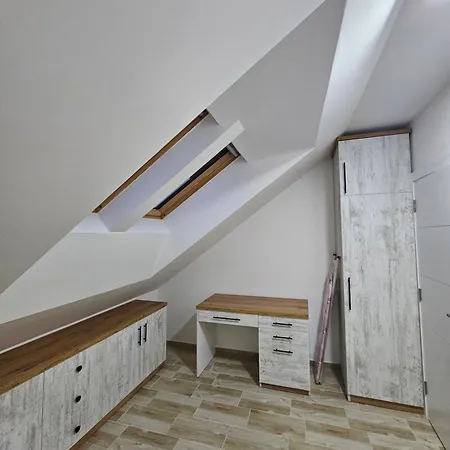 Sky شقة سريمسكا ميتروفيكا