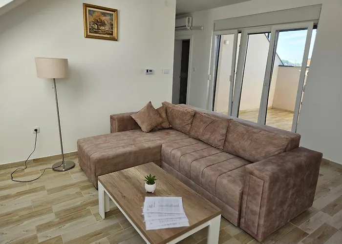 Sky Σρέμσκα Μιτρόβιτσα