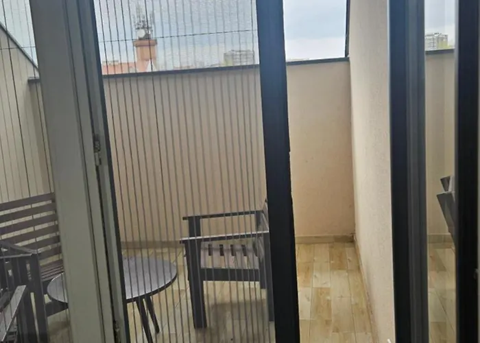 Sky * Σρέμσκα Μιτρόβιτσα